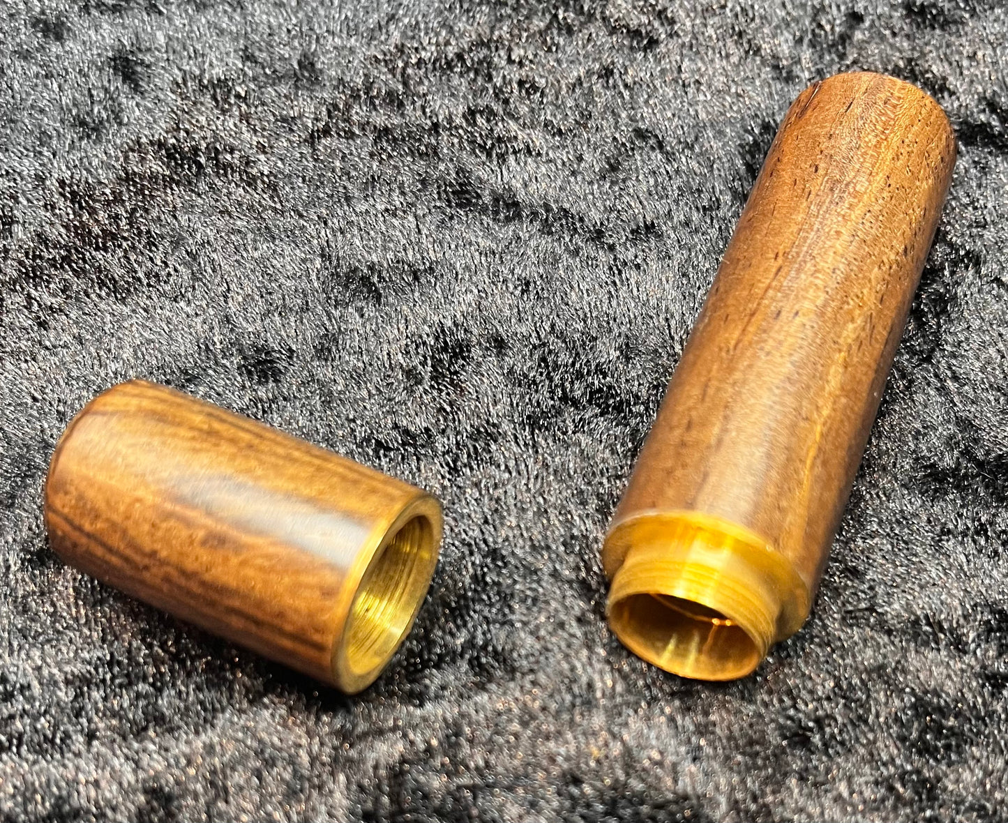Front view needle case