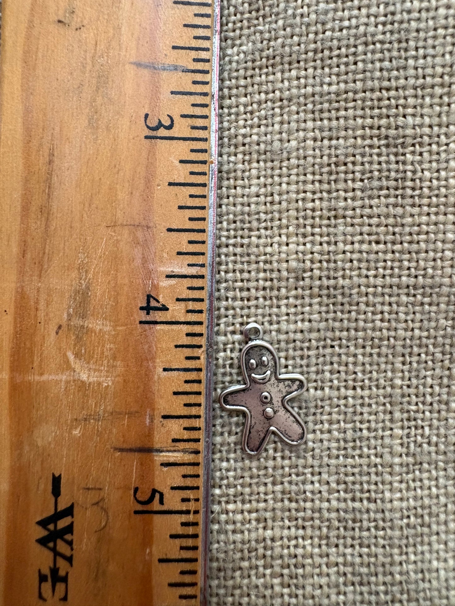 Measurement Gingerebread charm By Jupiter!