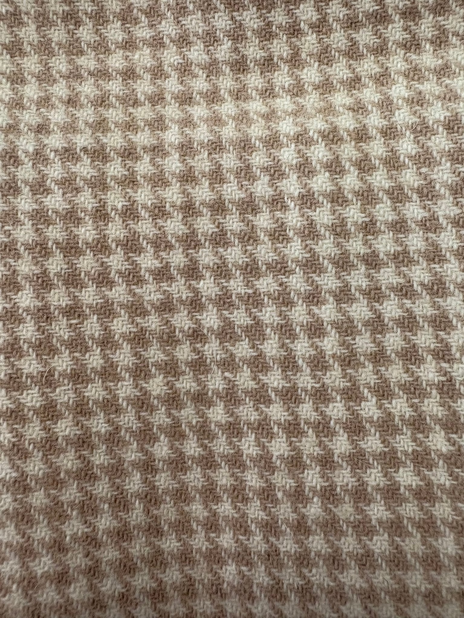 Parchment Wool Fabric Houndstooth – Weeks Dye Works Hand - Dyed Wool - Maple Grove Needleworks